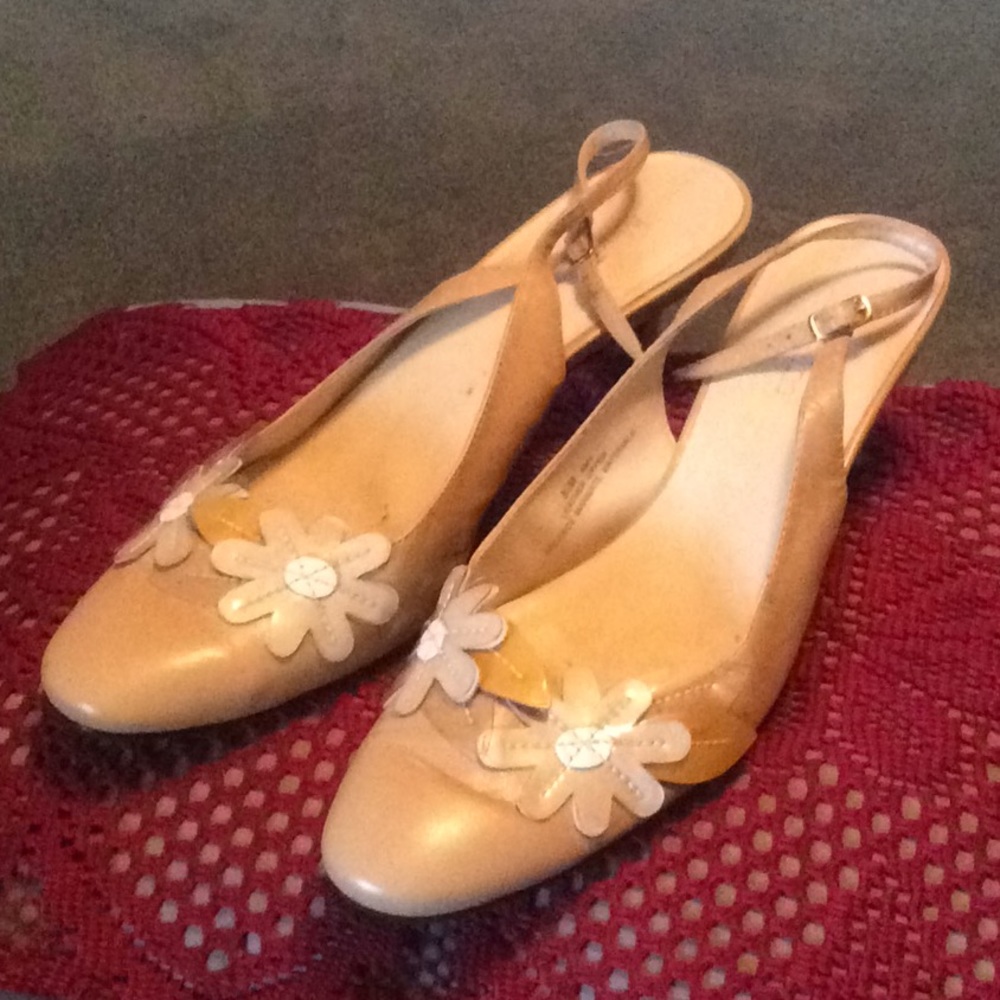 Beige Daisy Leather Slingback  (Madeline)